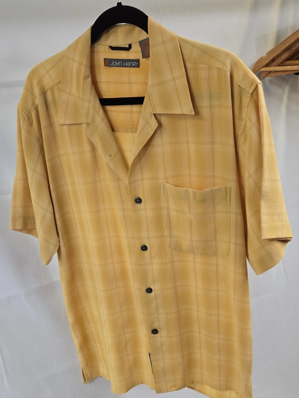 John Henry Men’s Short Sleeve Button-Up Shirt in Light Yellow Plaid Medium